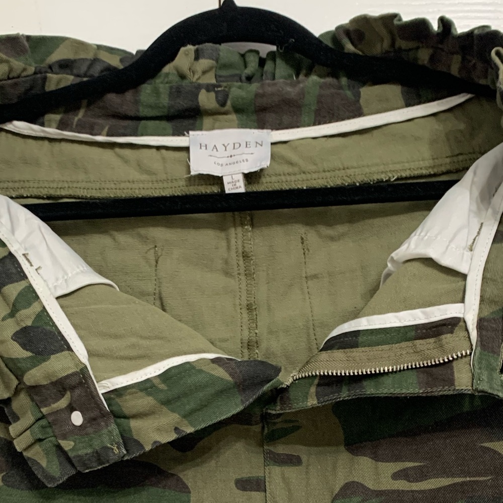 BOUTIQUE CAMO/RUFFLED SKIRT